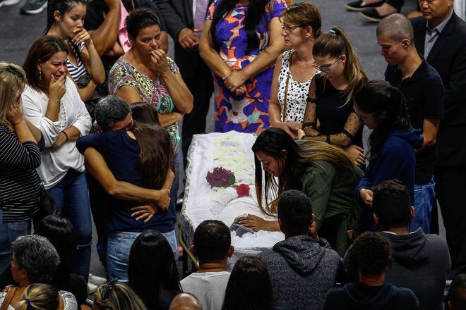 Cocineras ayudaron a salvar a unos 50 estudiantes de la masacre en Brasil