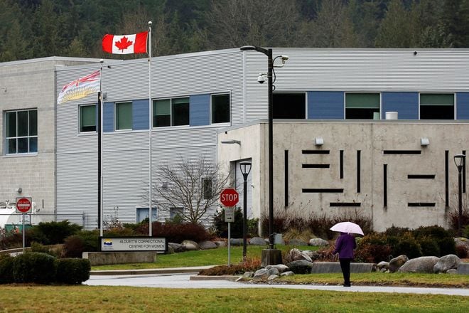 China llama al embajador de Canadá luego del arresto de directiva de Huawei
