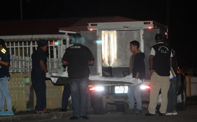 Cadáver de un hombre fue lanzado a una cuneta cerca de la escuela Amelia Denis de Icaza