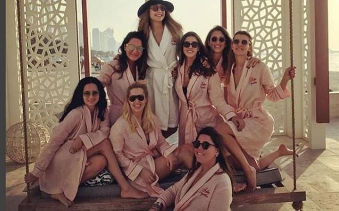 Celebra su despedida de soltera en Dubái y se estrella en jet privado con amigas