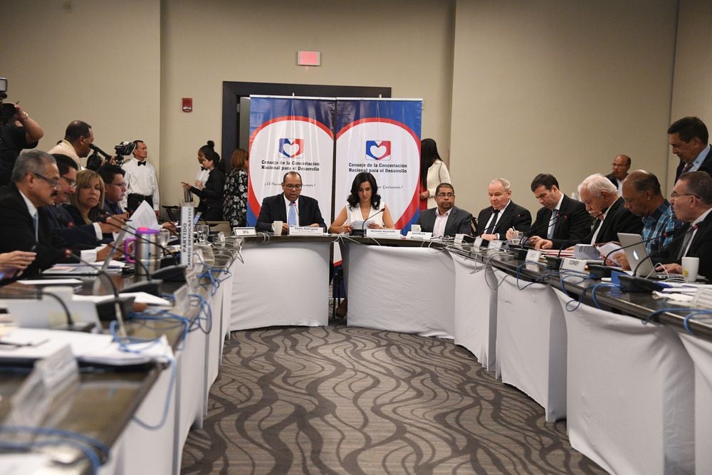 Pleno de la Concertación revisa reformas a la Constitución Nacional