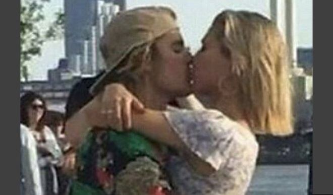 Justin Bieber y Hailey Baldwin hacen oficial su romance