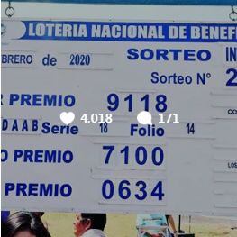 Unos ríen y otros lloran. Están jugando puros números repetidos en la Lotería