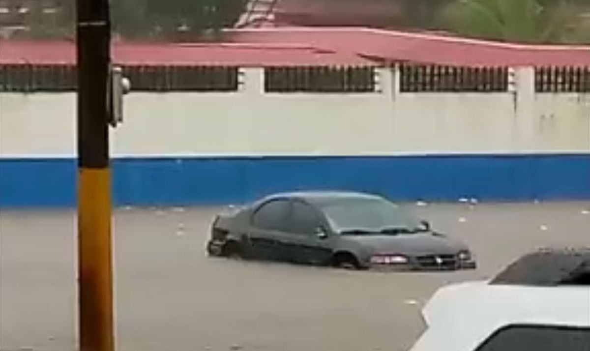 Severas inundaciones en Colón por más de dos horas de lluvia