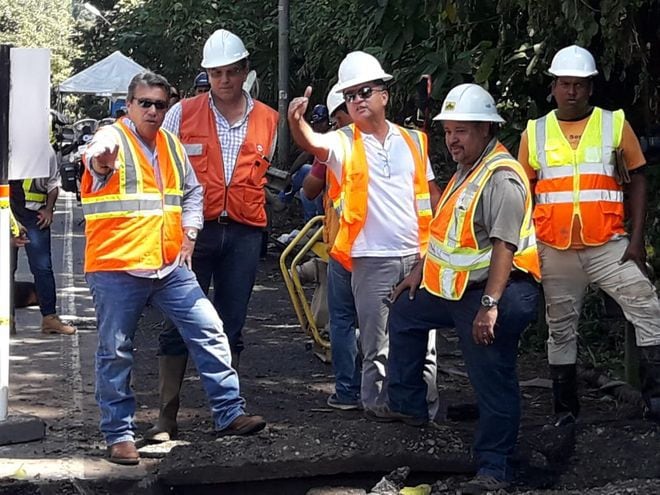 No podrán creer lo que encontraron en tubería colapsada en Loma Cová