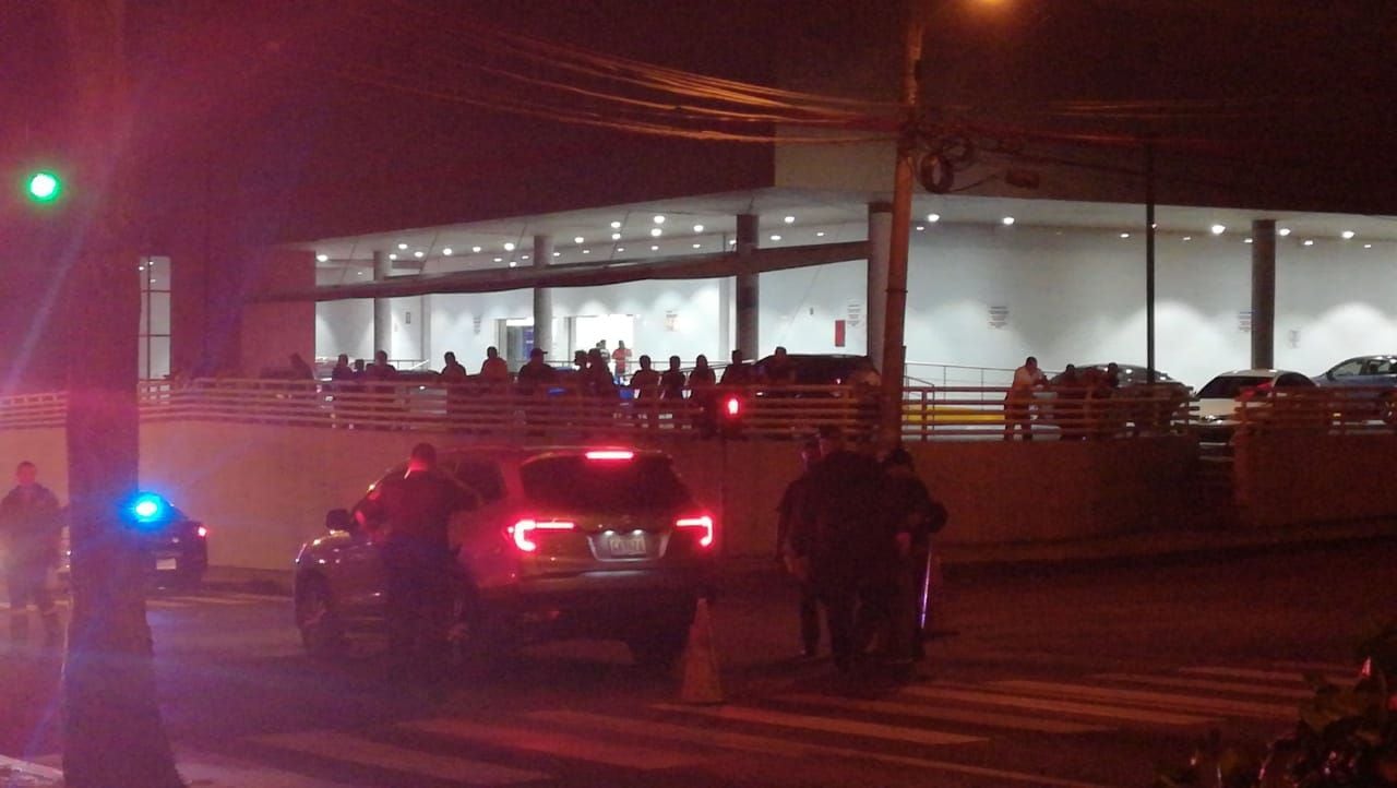 Confirman un muerto tras tiroteo en Ave. 12 de Octubre