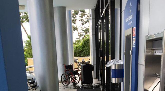Uno de los delincuentes llegó en silla de ruedas a robar al banco | Video