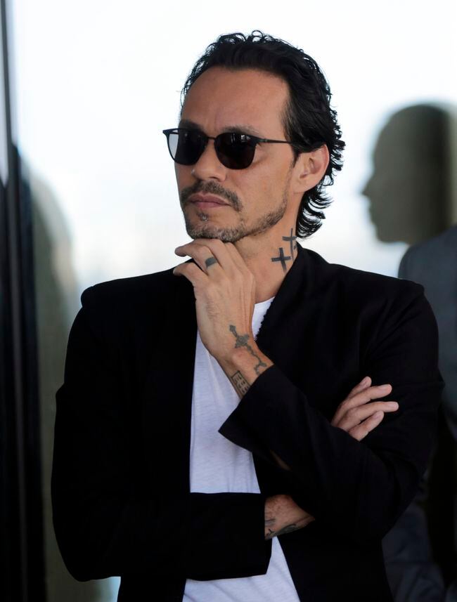 El contador de Marc Anthony lo estafó metiendo yates y strippers como gastos