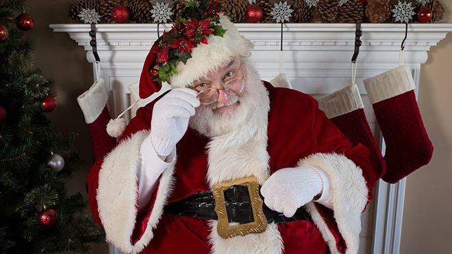 Un hombre grita durante horas en un festival infantil  que Santa Claus no existe