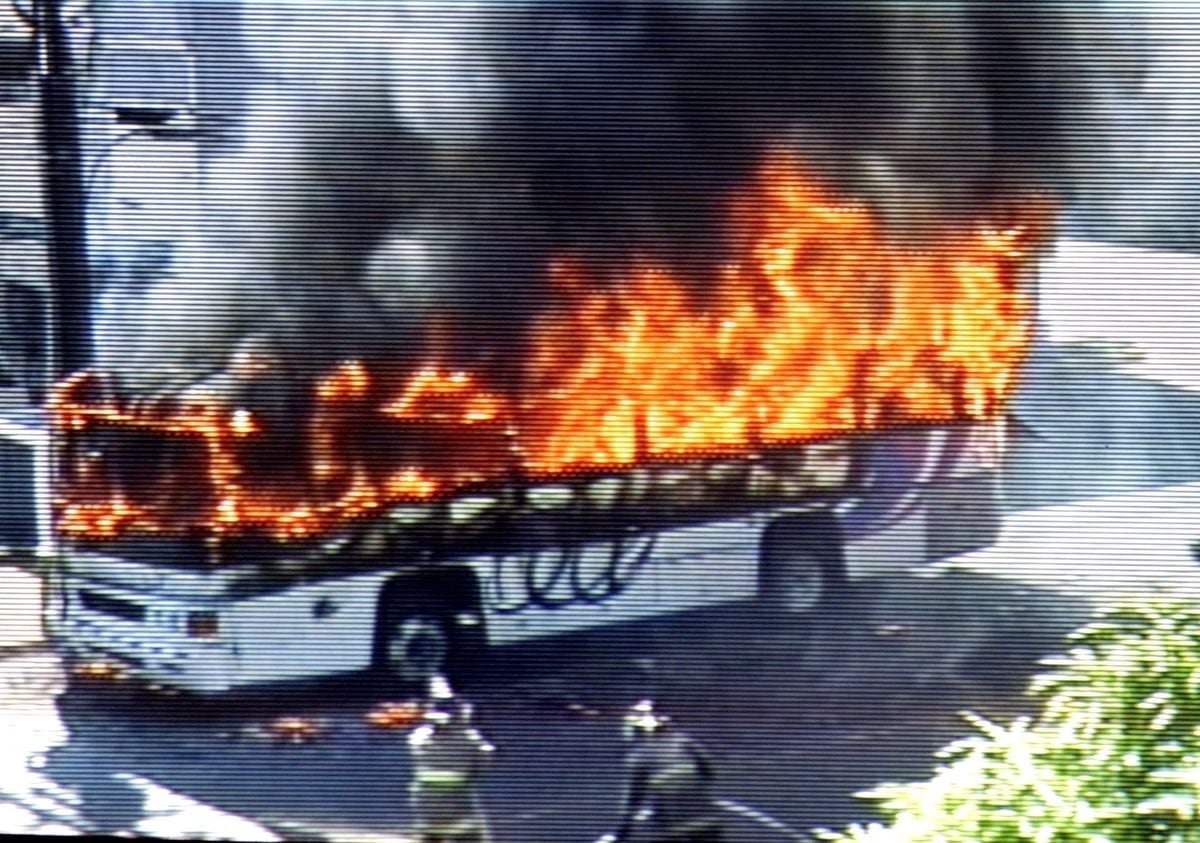 ¡Verdadero infierno! Sobreviviente del incendio del bus 8B-06 rompió silencio 
