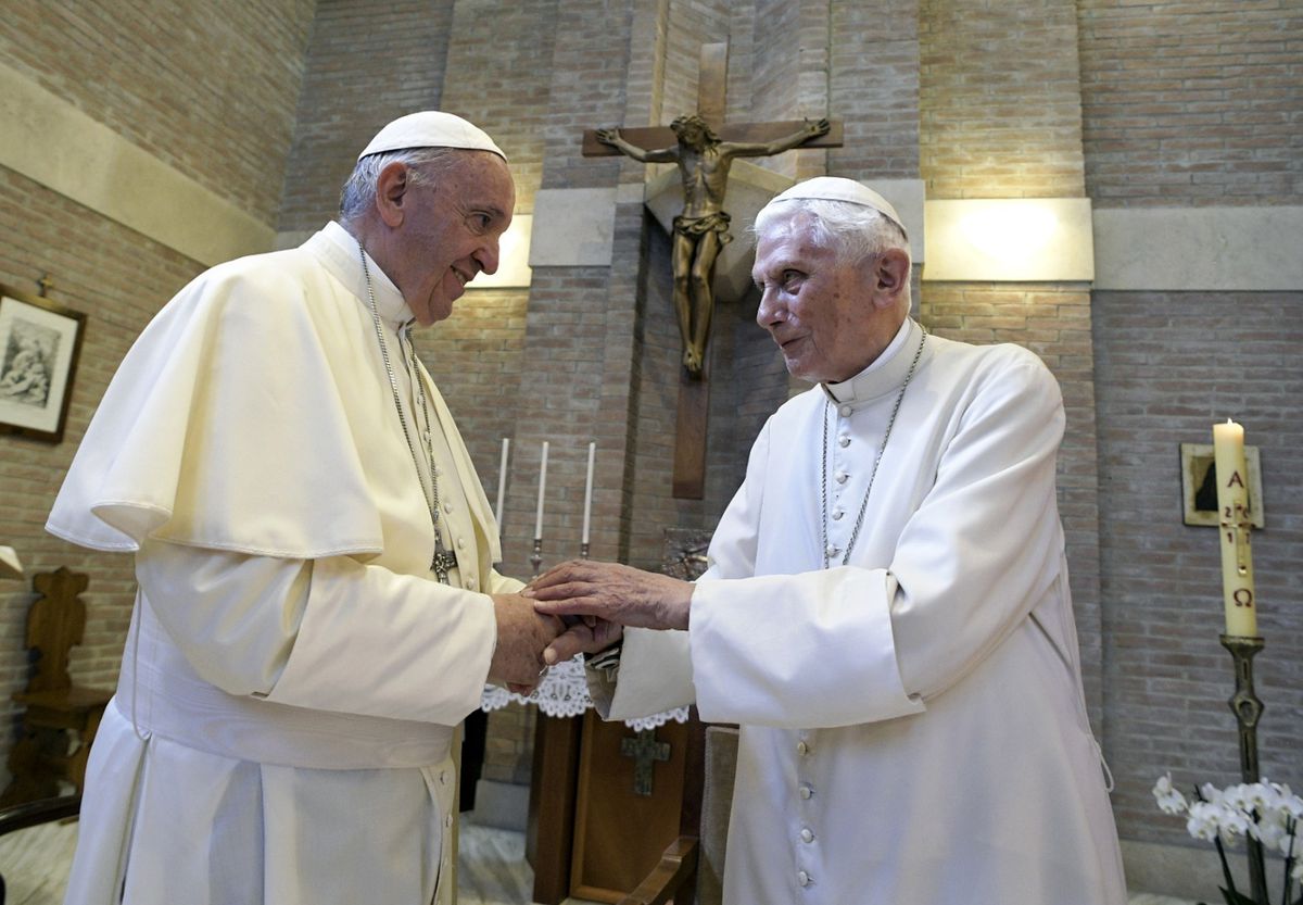 Este es el polémico libro del que se ‘arrepintió’ Benedicto XVI