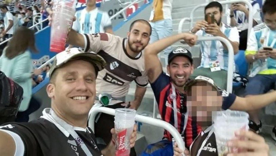 Vergonzoso espectáculo ofrecen los fanáticos argentinos que golpean a croata