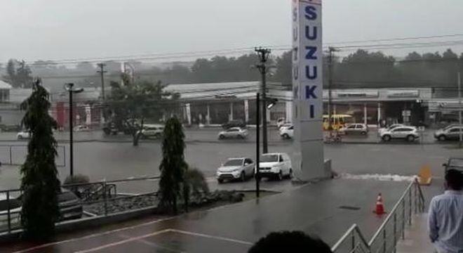 ¡CUIDADO! Tras fuertes lluvias, se inunda la Tumba Muerto | VIDEO