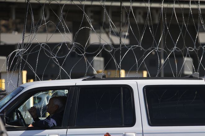 Estados Unidos cerró el cruce fronterizo más transitado con México por caravana