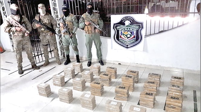 ¡GOLPEAN A NARCOS! Autoridades decomisan buco de droga en Chame y Antón