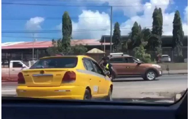 Dictaminan detención provisional para taxista que atropelló a unidad policial
