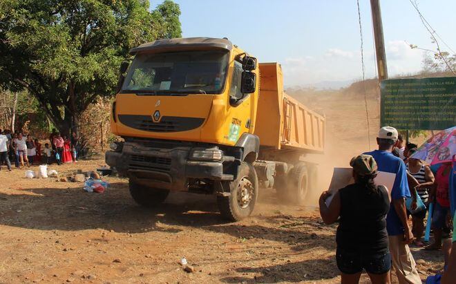 En Los Lotes siguen en pie de guerra por construcciones