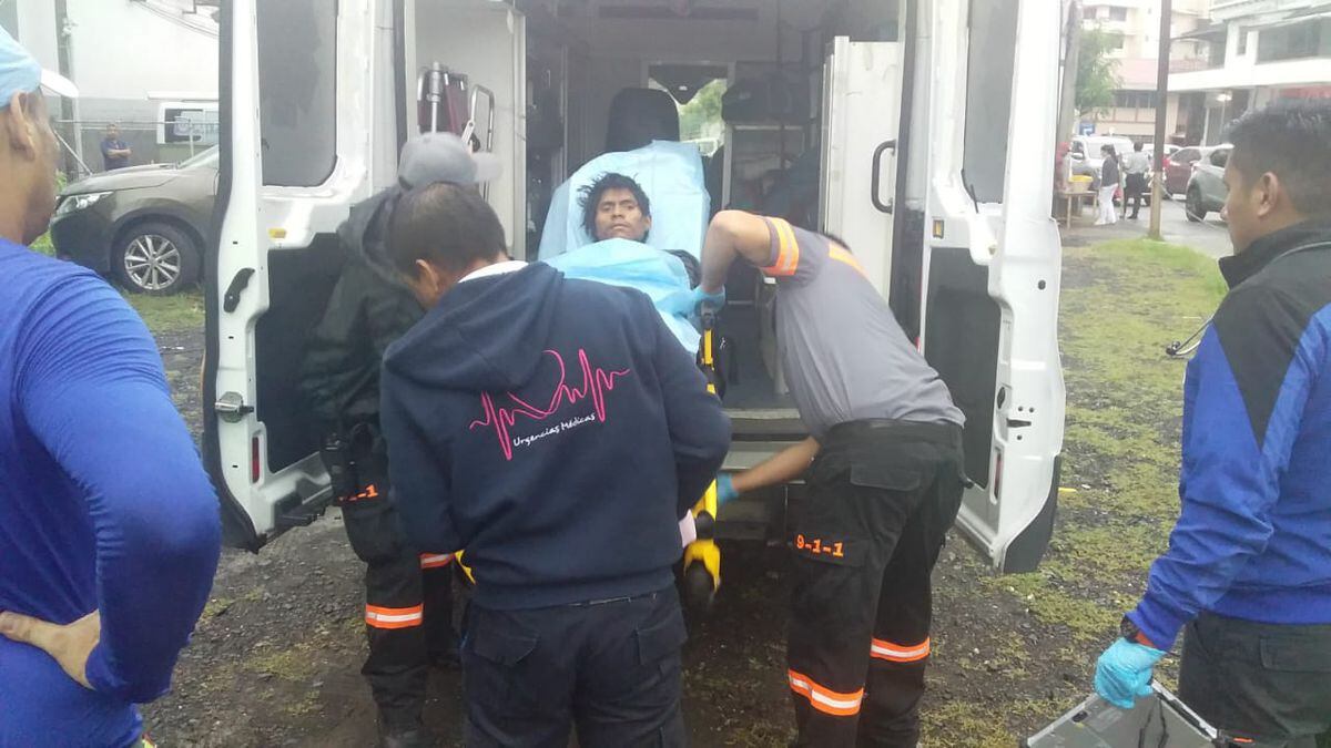 Joven que se estaba muriendo de hambre en plena Vía Argentina fue rescatado por el SUME 911 