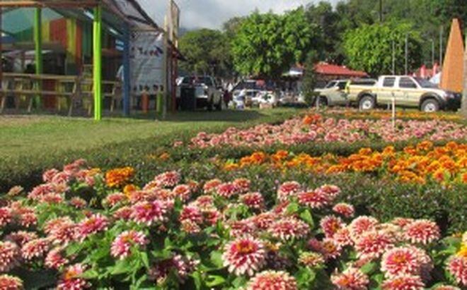 Pendientes al nivel del río Caldera, Feria de las Flores arranca este jueves