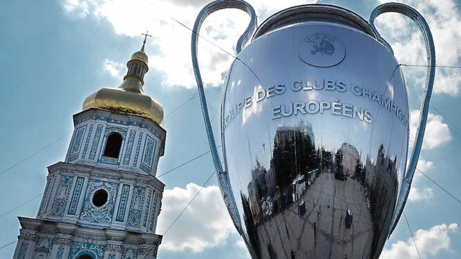 UEFA pospone la final de la Champions League por el coronavirus