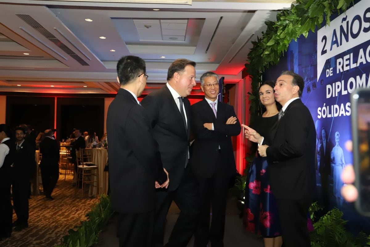 Dos años de relaciones entre China  y Panamá
