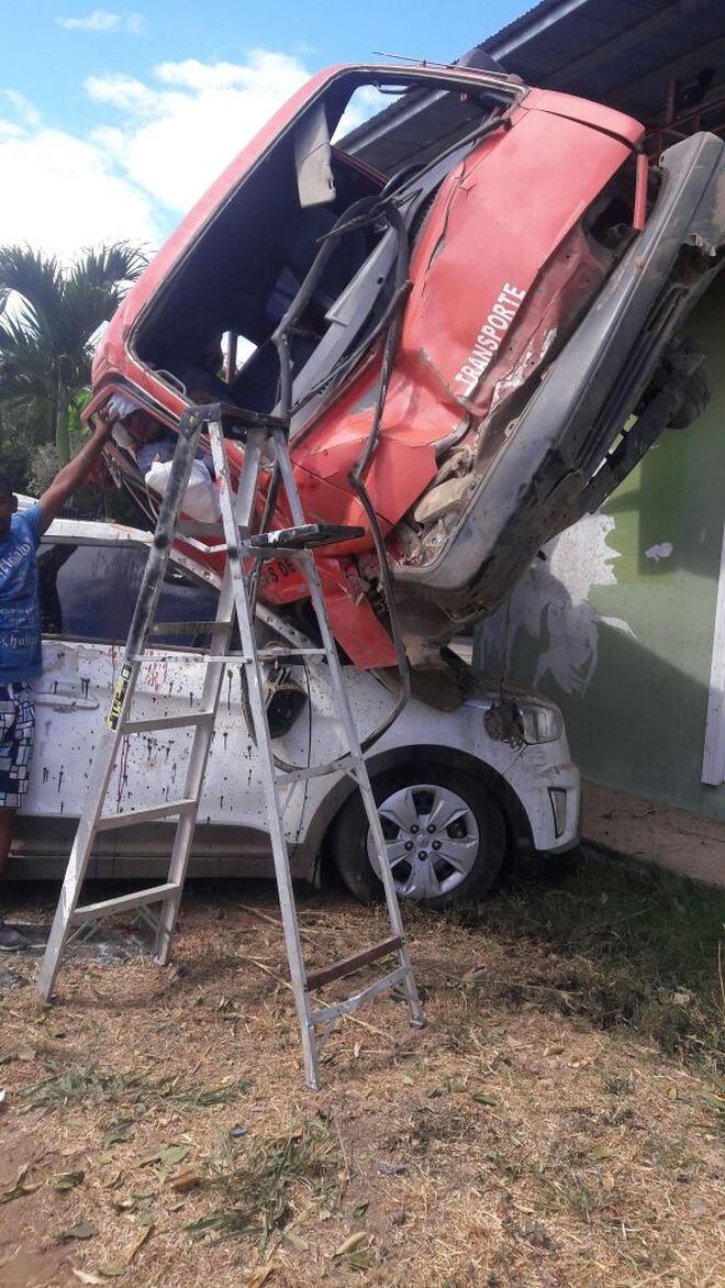 ¡VÁLGAME DIOS! Camisas rojas sufren aparatoso accidente en Boquete