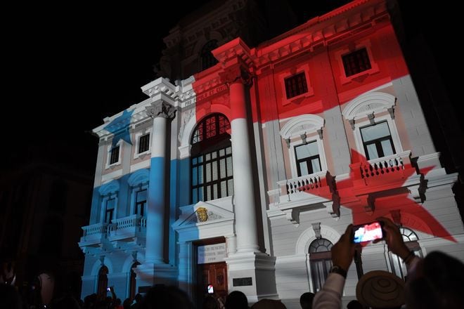 ¡VIVA PANAMÁ! Encendido de luces marca el inicio de nuestras fiestas patrias