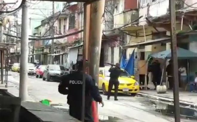 VIDEO| Lanzan botellas de vidrio contra Fuerza de Tarea Conjunta Águila en Colón