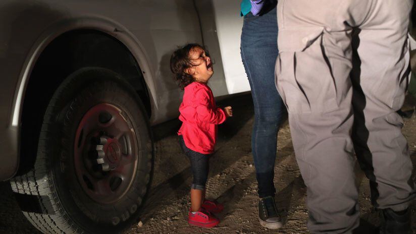 Esta es la historia detrás de la icónica foto del sufrir de los inmigrantes