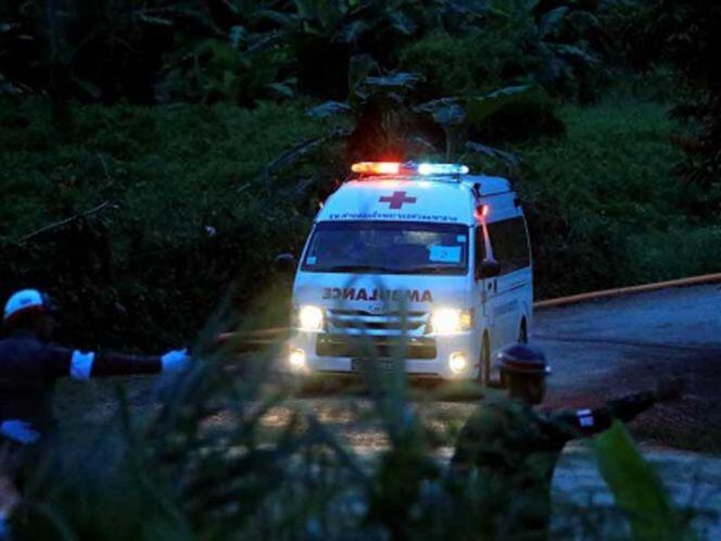 Rescatan al noveno niño de la cueva de Tailandia, fue trasladado al hospital 