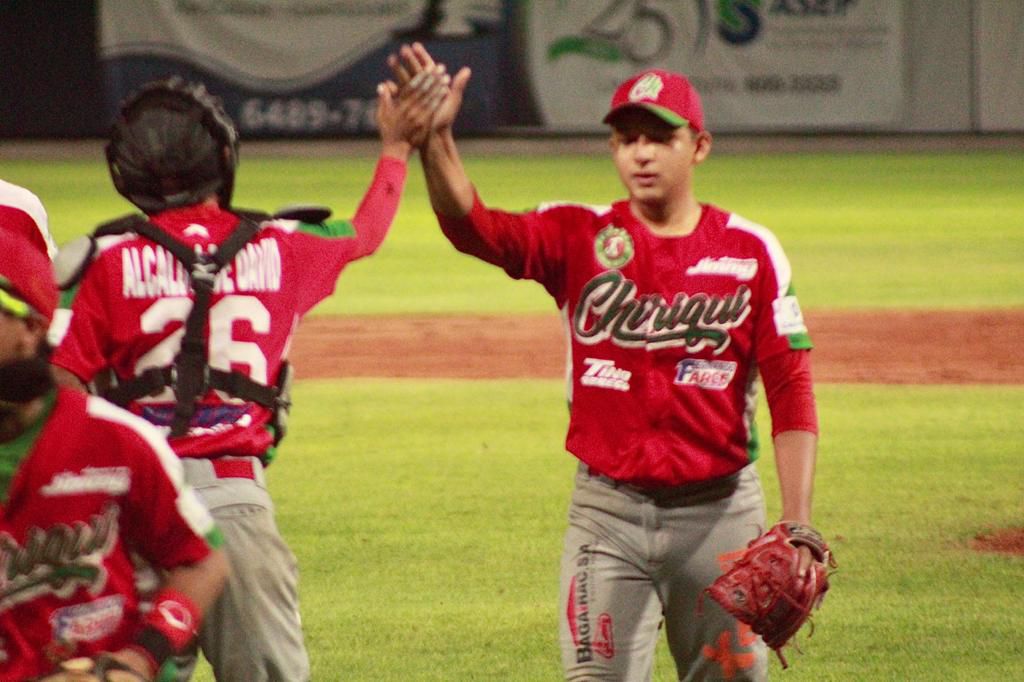 Histórico. Chiriquí le mete un ‘no hit-no run’ combinado a Panamá Metro en el Béisbol Juvenil. Video