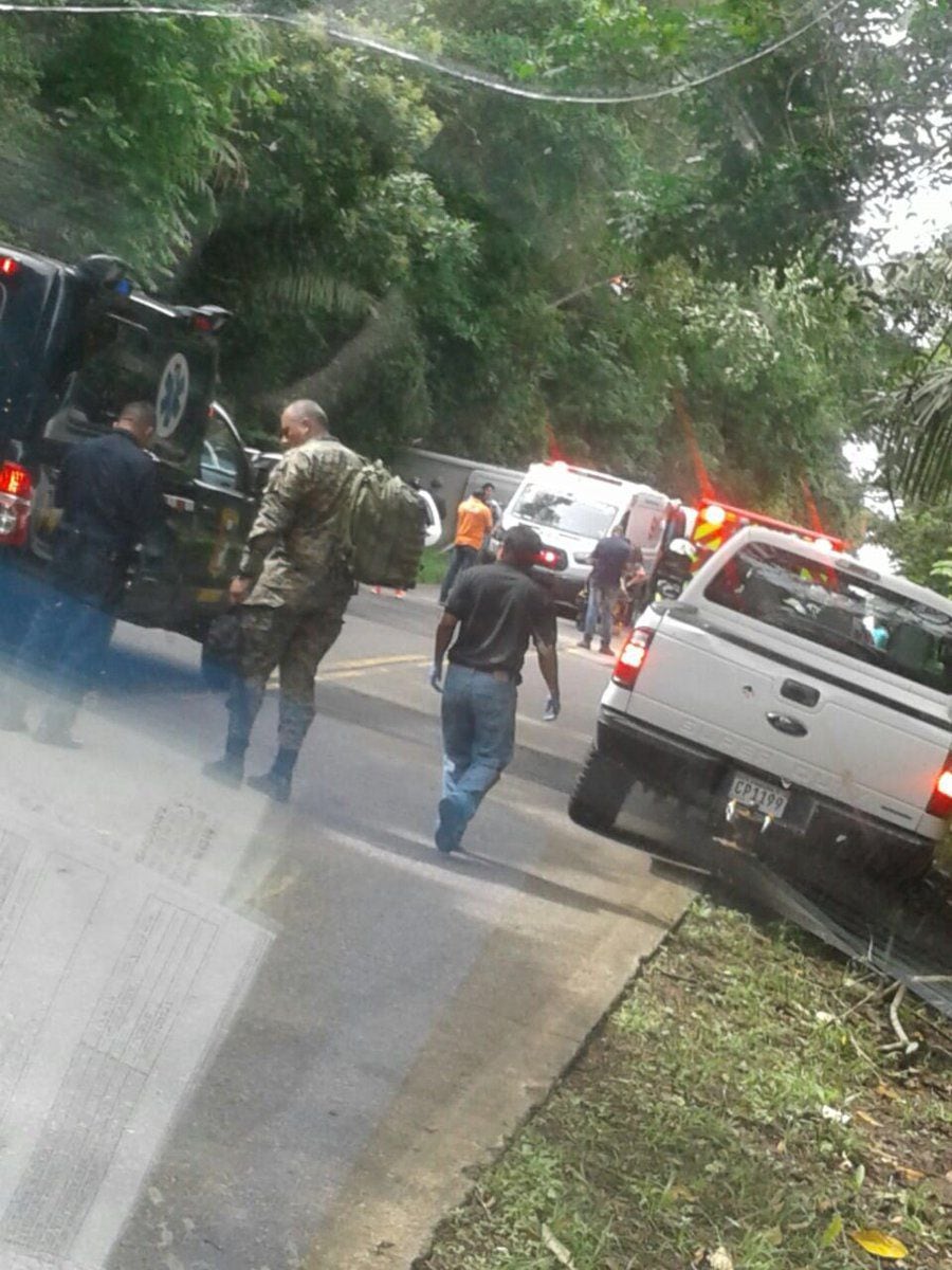 Unas 30 personas resultaron heridas en el vuelco de un bus en Gamboa