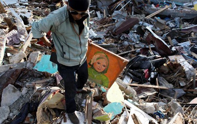 A 5 mil se eleva el número de desaparecidos tras el terremoto en Indonesia